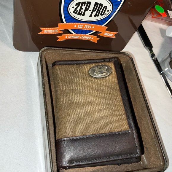 Auburn Waxed Canvas/Leather BY ZEP-PRO Bifold Fishermans Wallet tin GIFT box NEW - Picture 4 of 16